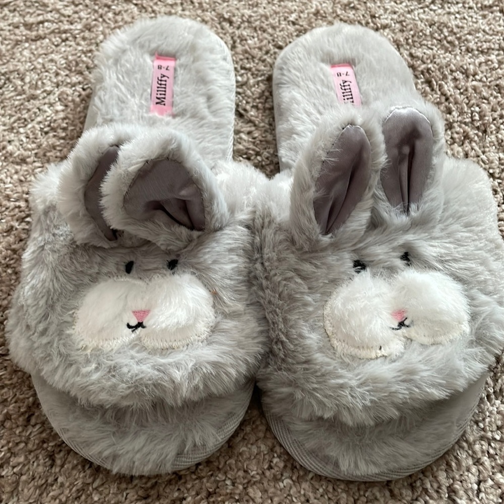 Women’s Bunny Slippers w/toe separator